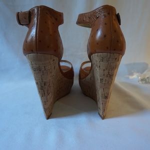 Michael Kors Tan Wedger 5 inch heels Size 8 NEW